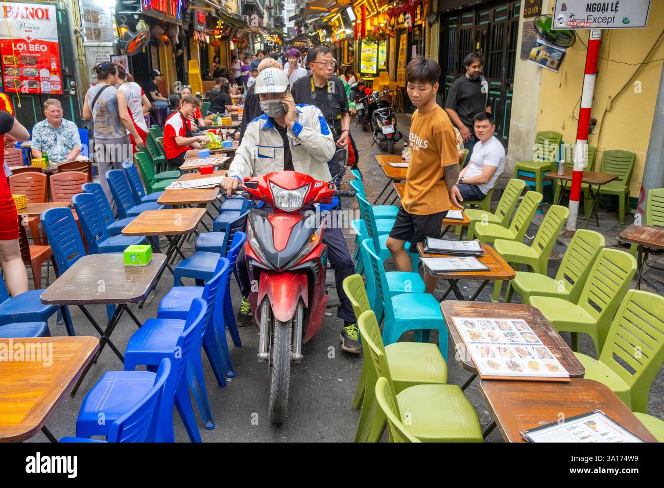 Vietnam, Hanoi, The Old Quarter or district of 36 corporations has become the tourist district, bars and street restaurants Stock Photo