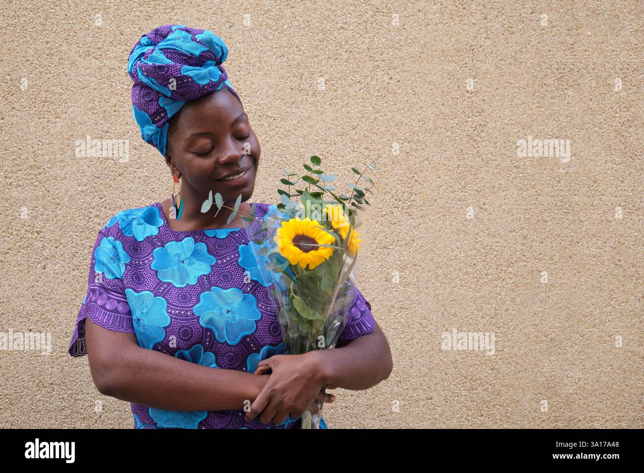 Traditional african dress hi-res stock photography and images - Alamy
