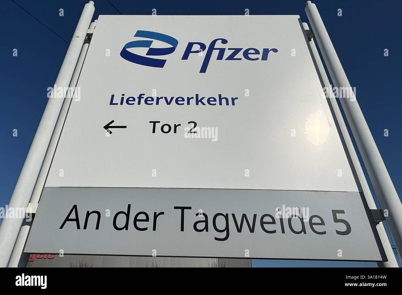 07.03.2025 xsvx, Wirtschaft,Pfizer Firmensitz, emwirt v.l. Pfizer in ...