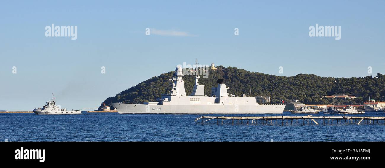 French frigate forbin hi-res stock photography and images - Alamy