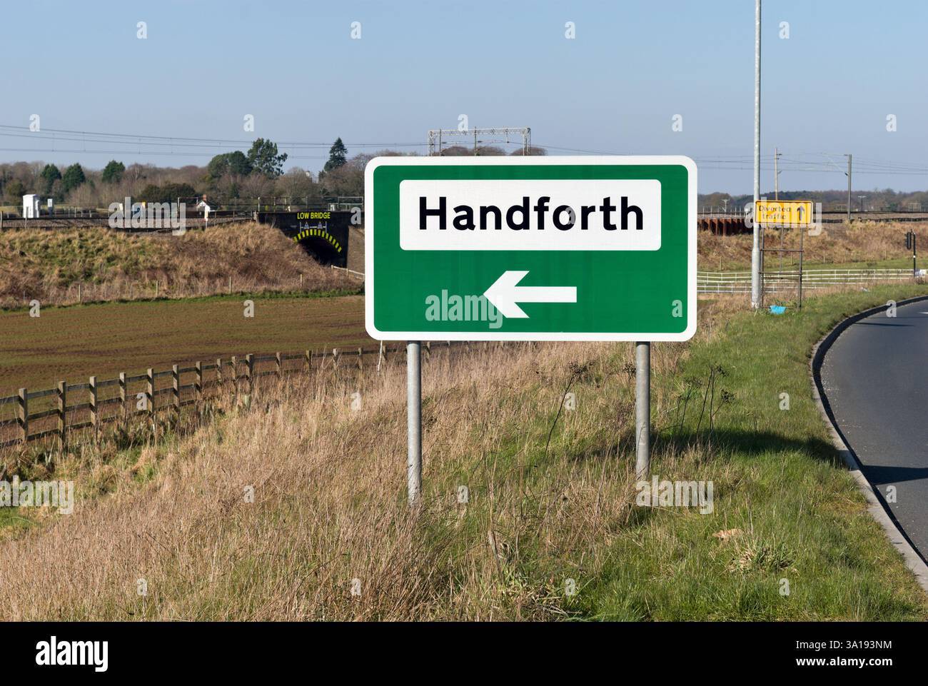 Navigation arrow visuals hi-res stock photography and images - Alamy