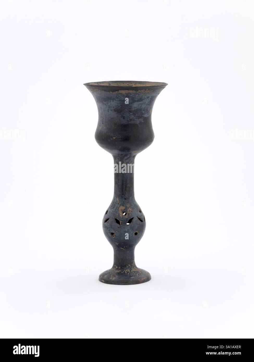 Stem cup with pierced bulbous stem, about 2500 B.C.E.. Stock Photo