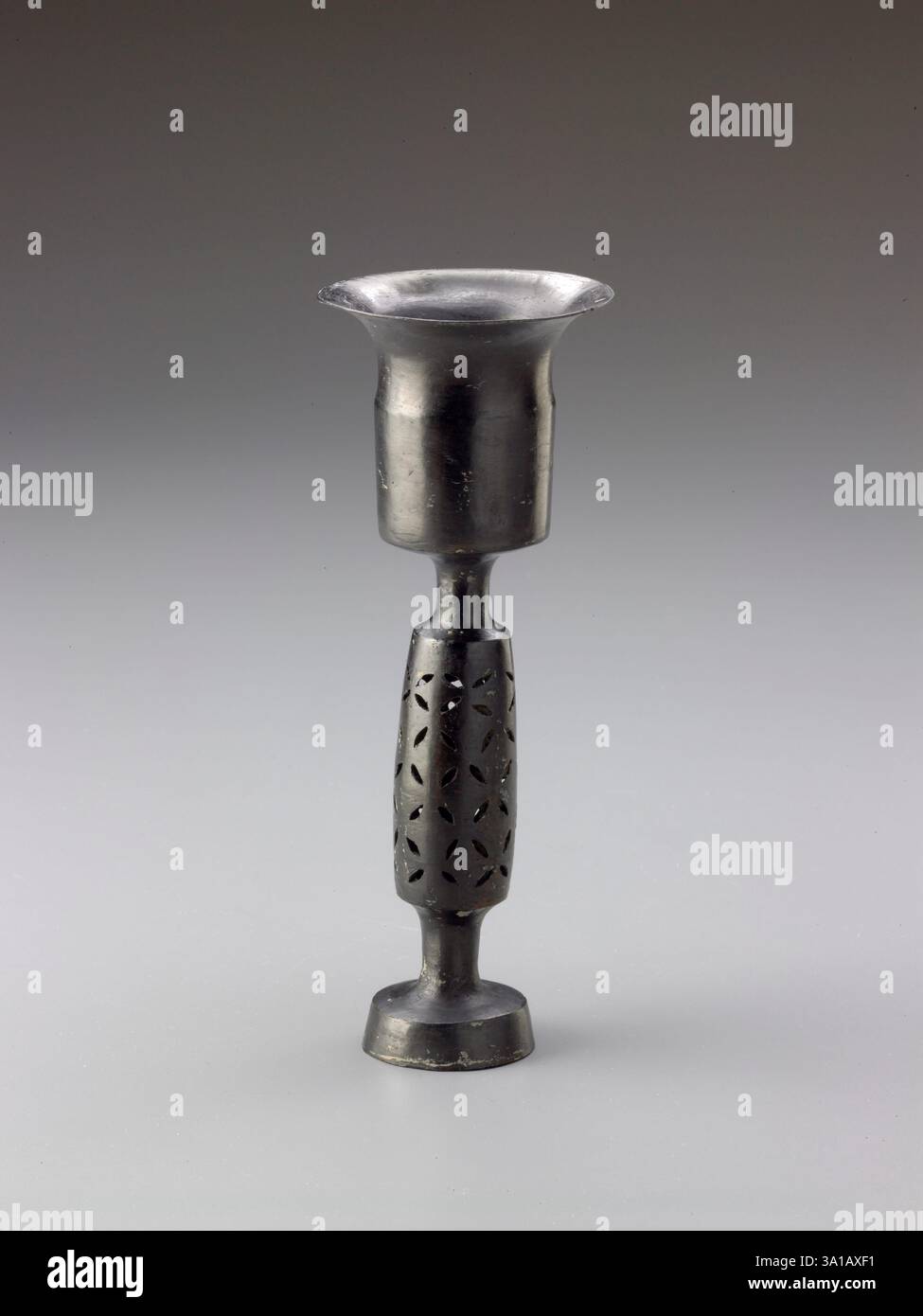 Stem cup with pierced bulbous stem, about 2000 B.C.E.. Stock Photo