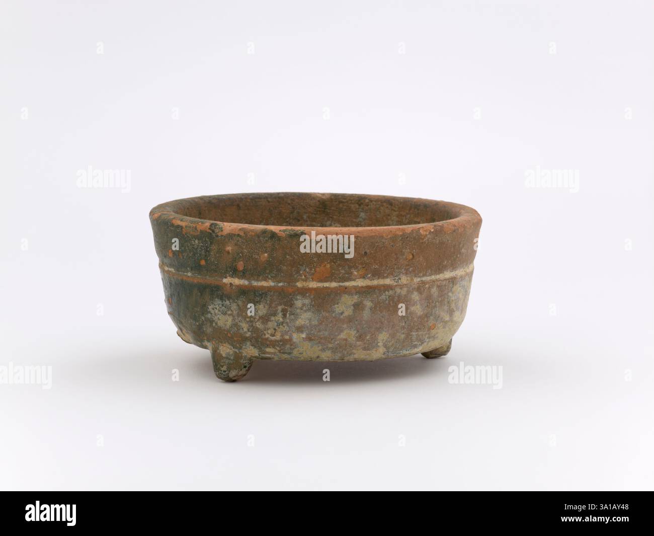Tripod vessel, 250 B.C.E. - 221 CE. Stock Photo