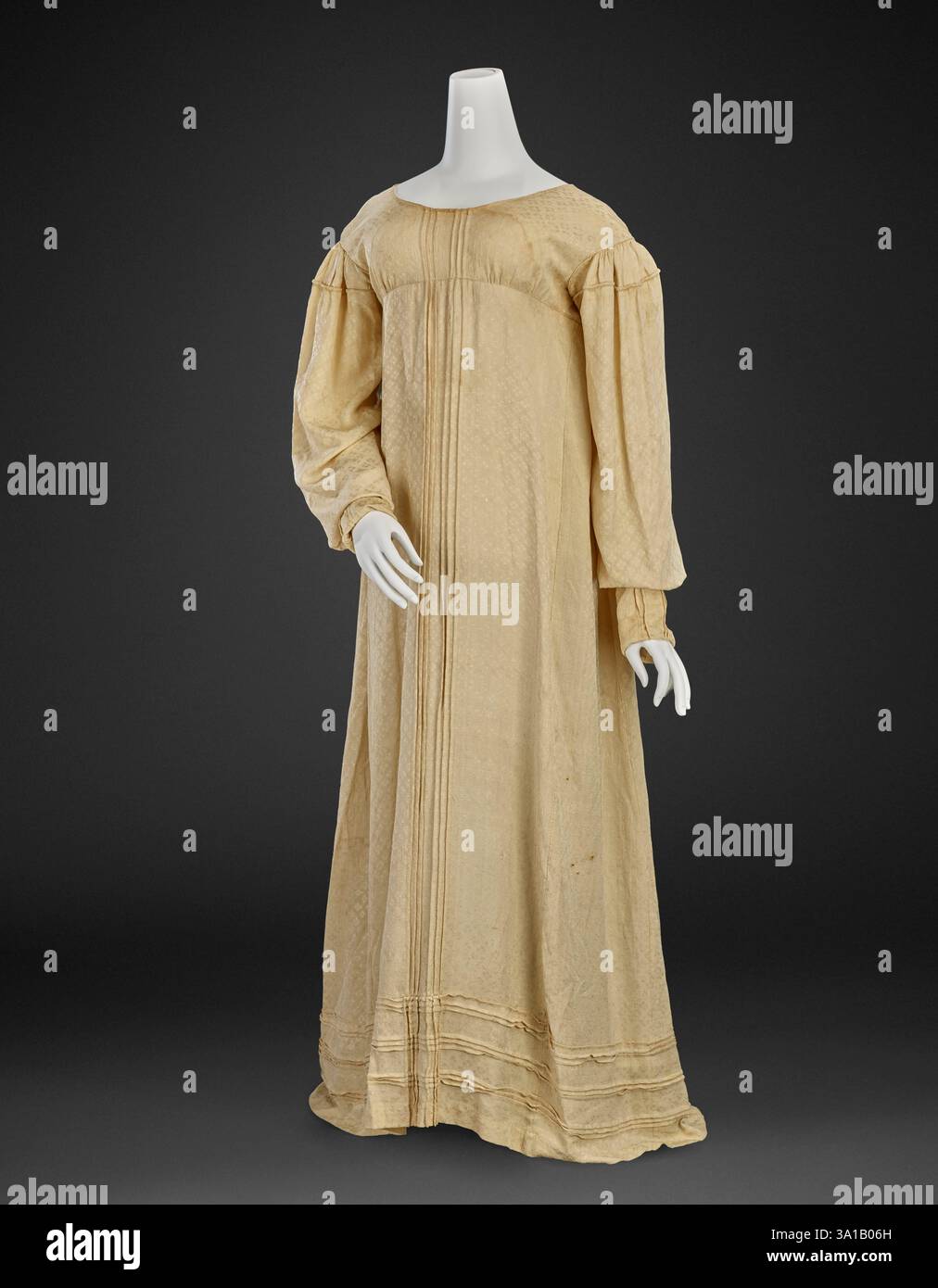 1800 dress hi-res stock photography and images - Alamy