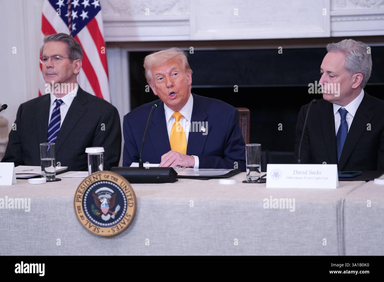 President trump with advisors hi-res stock photography and images - Page 2  - Alamy