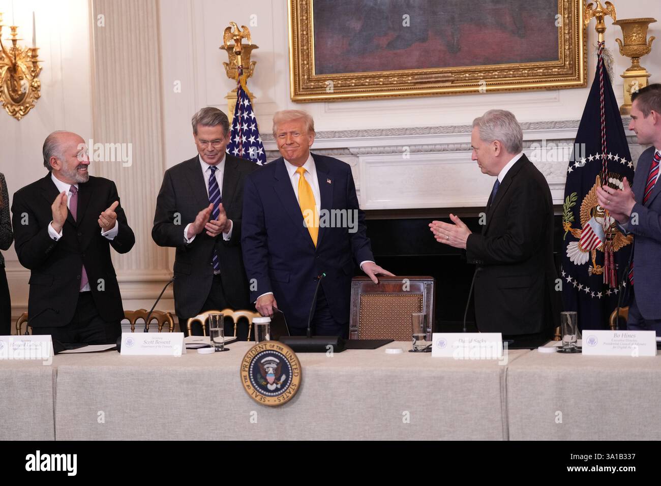 Crypto news hi-res stock photography and images - Page 3 - Alamy