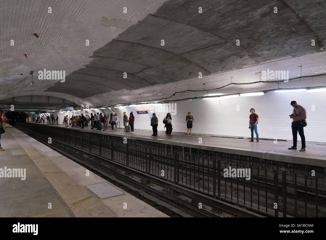 Gare de l'Est (Paris Metro Stock Photo - Alamy