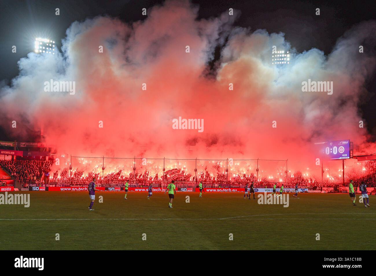 Pyroshow Mit Auto Fussball - 3. Liga - VfL Osnabrück - SV Wehen Wiesbaden am 07.03.2025 ...