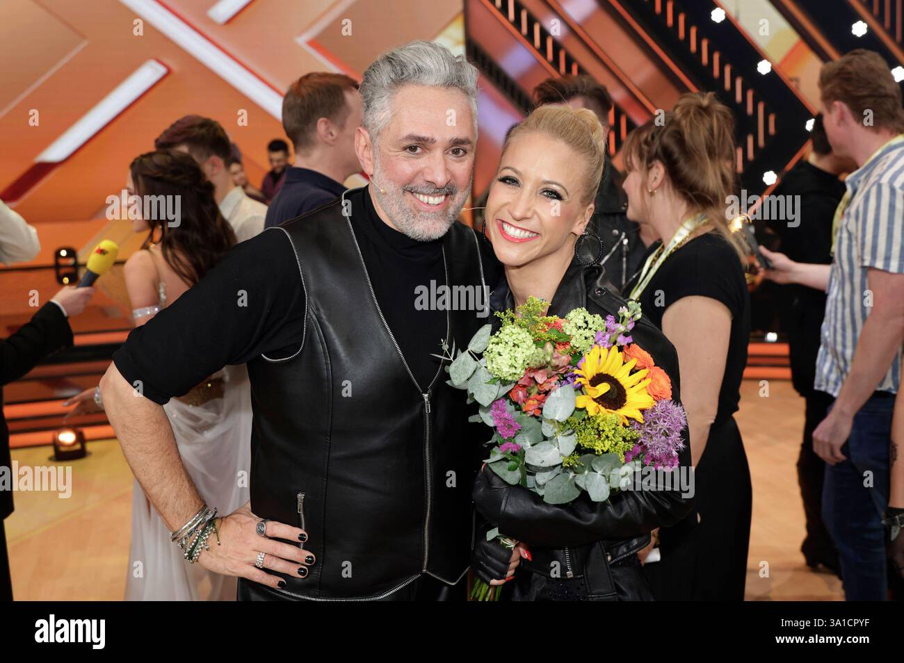 Roland Trettl mit Kathrin Menzinger in der zweiten Live-Show der 18 ...