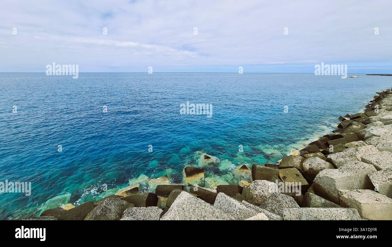 Blue and grey rocks hi-res stock photography and images - Alamy