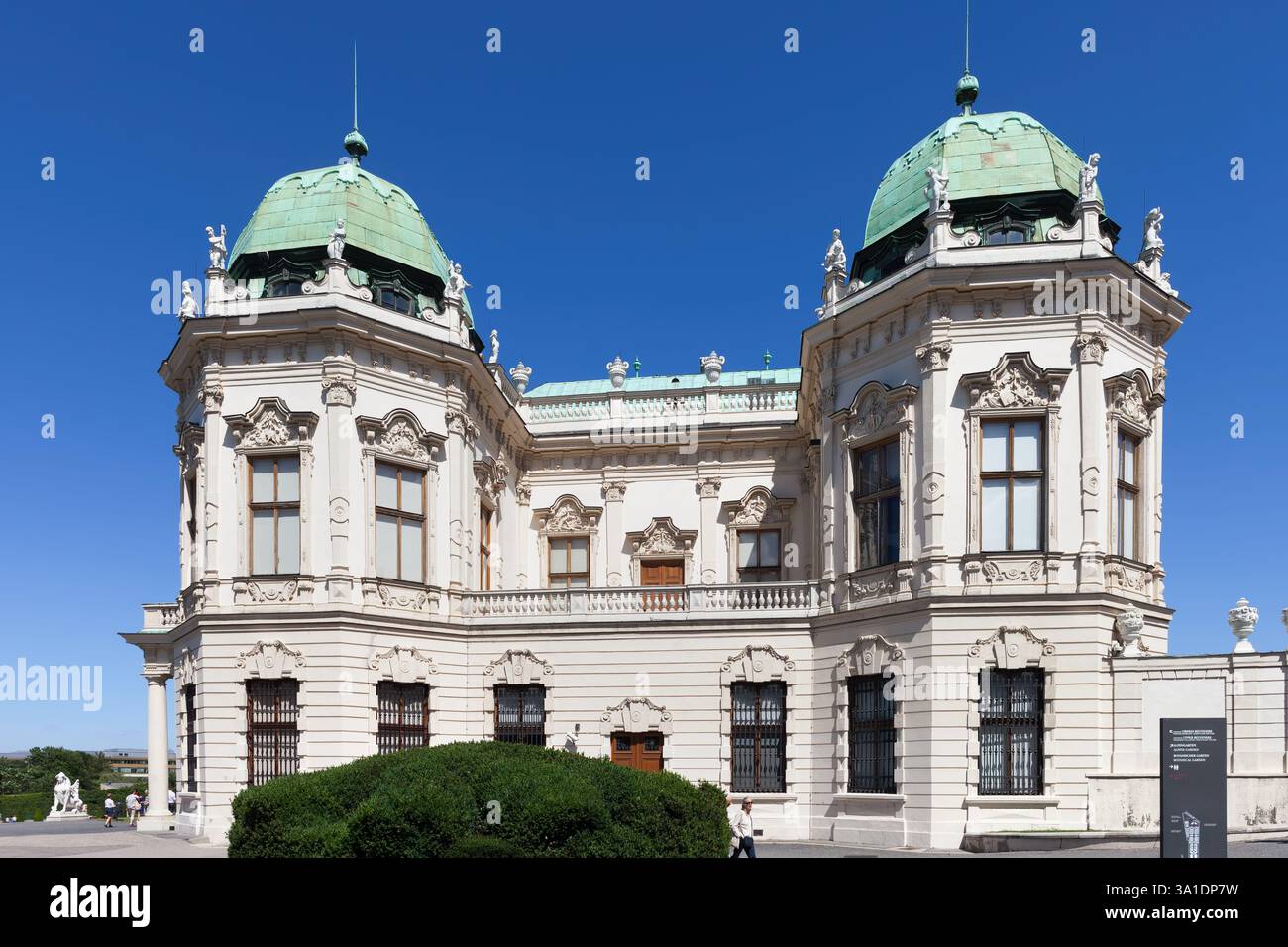 Vienna historic baroque architecture hi-res stock photography and ...
