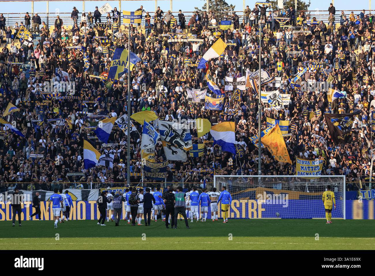 Parma Calcio greets the fans after the match during Parma Calcio vs ...