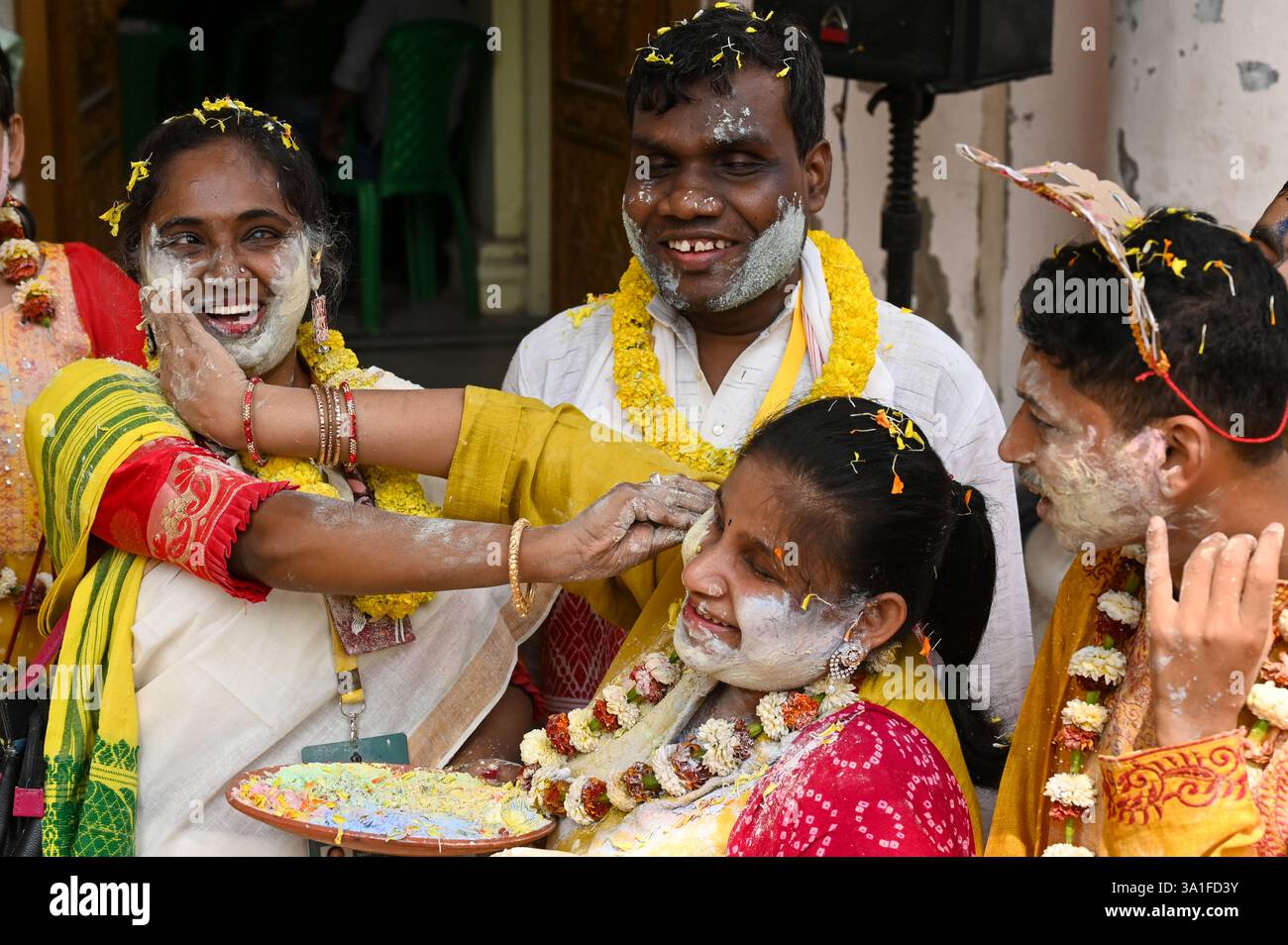 holi 2025 date in kolkata