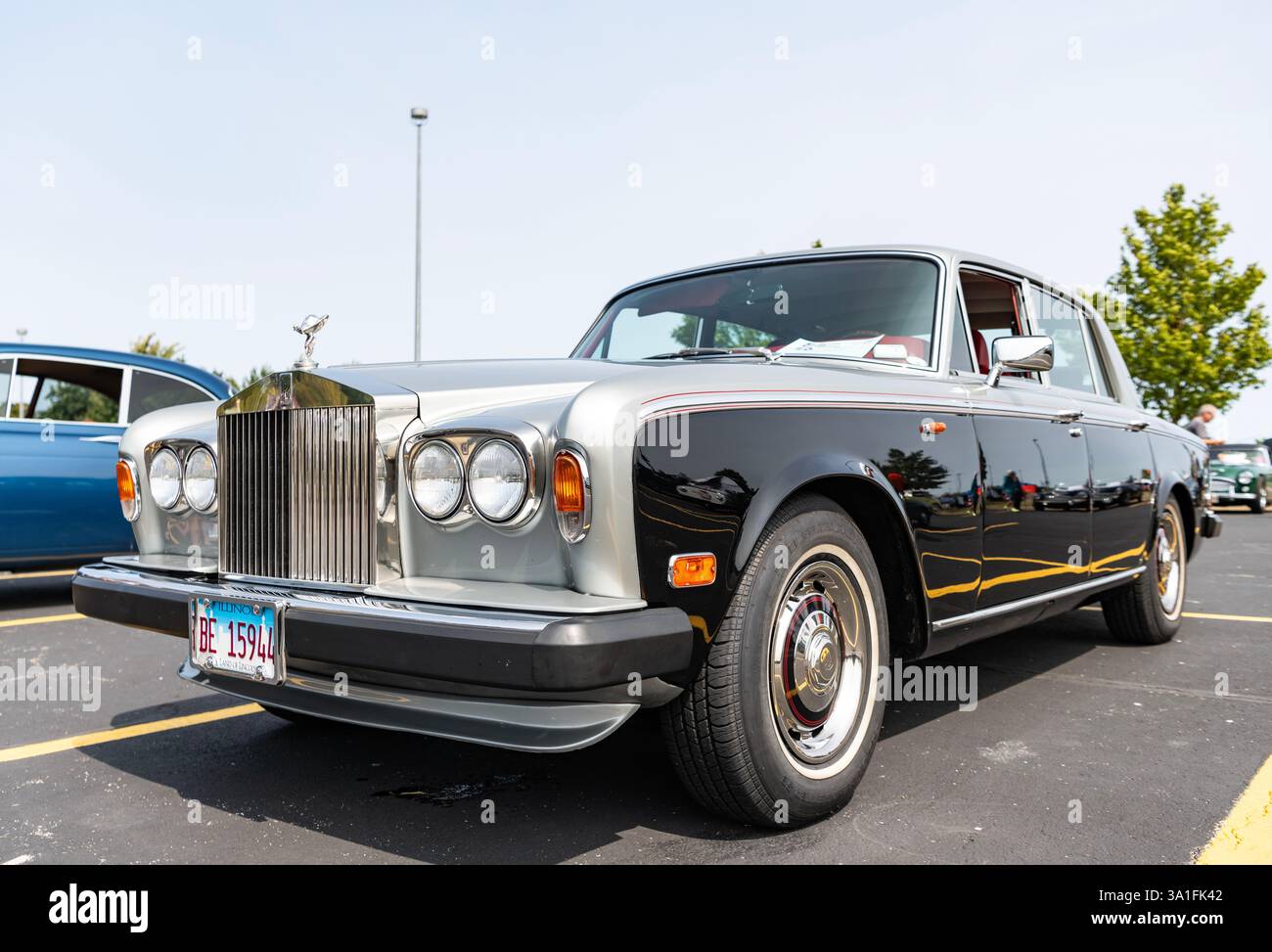 White silver shadow rolls royce hi-res stock photography and