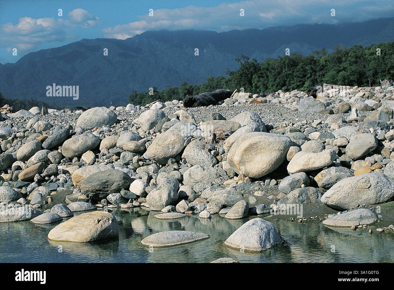 Limestone In Rivers Rock formations rivers erosion hi-res stock photography and images - Alamy