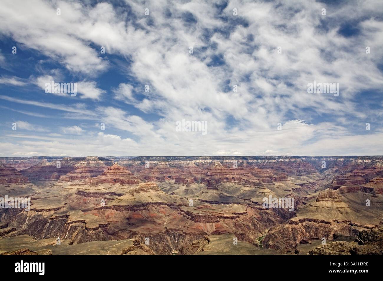 Layers of rock exposed in the canyon walls, Grand canyon national park ...