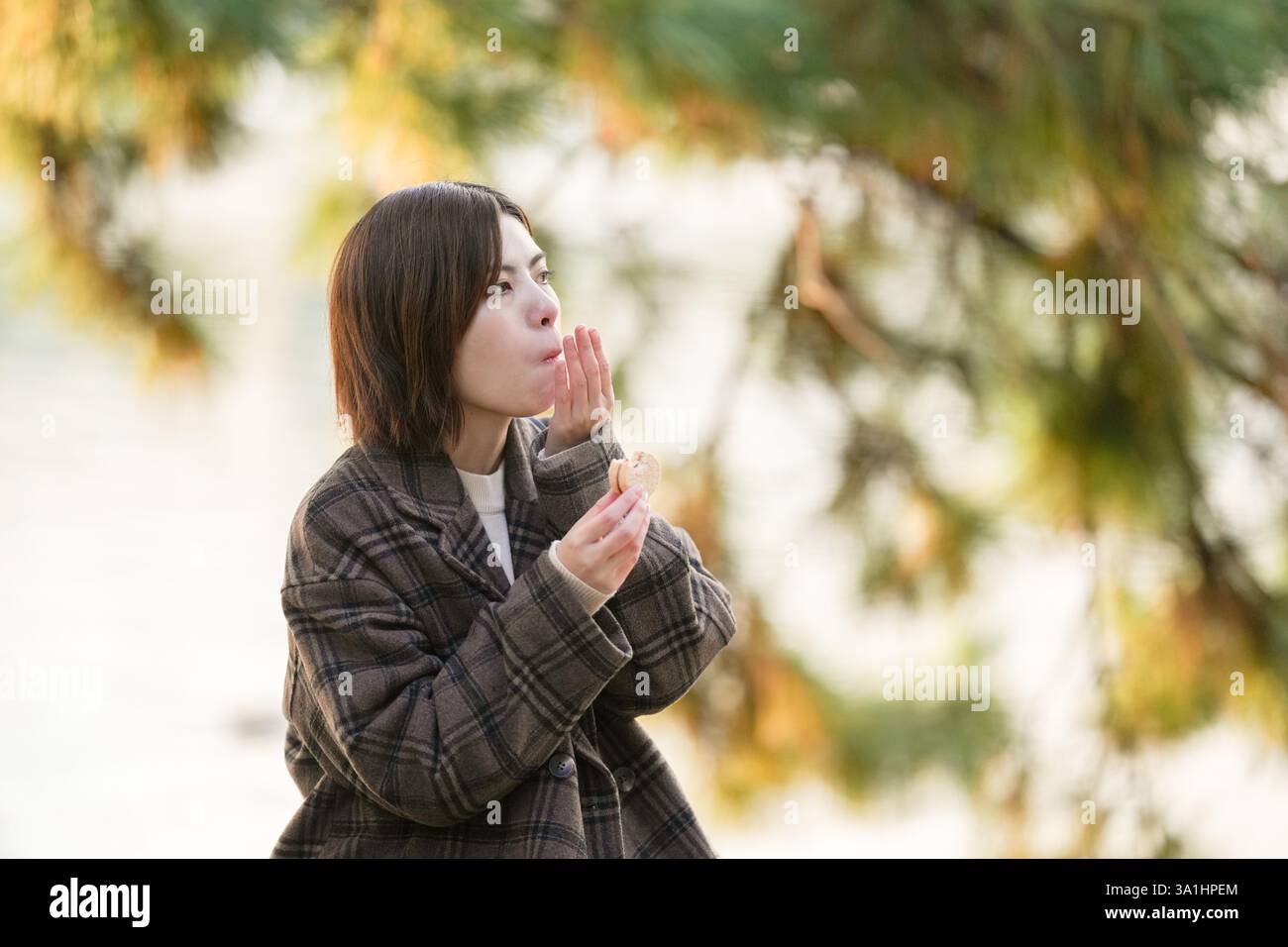 Portrait asian woman sad face hi-res stock photography and images - Alamy