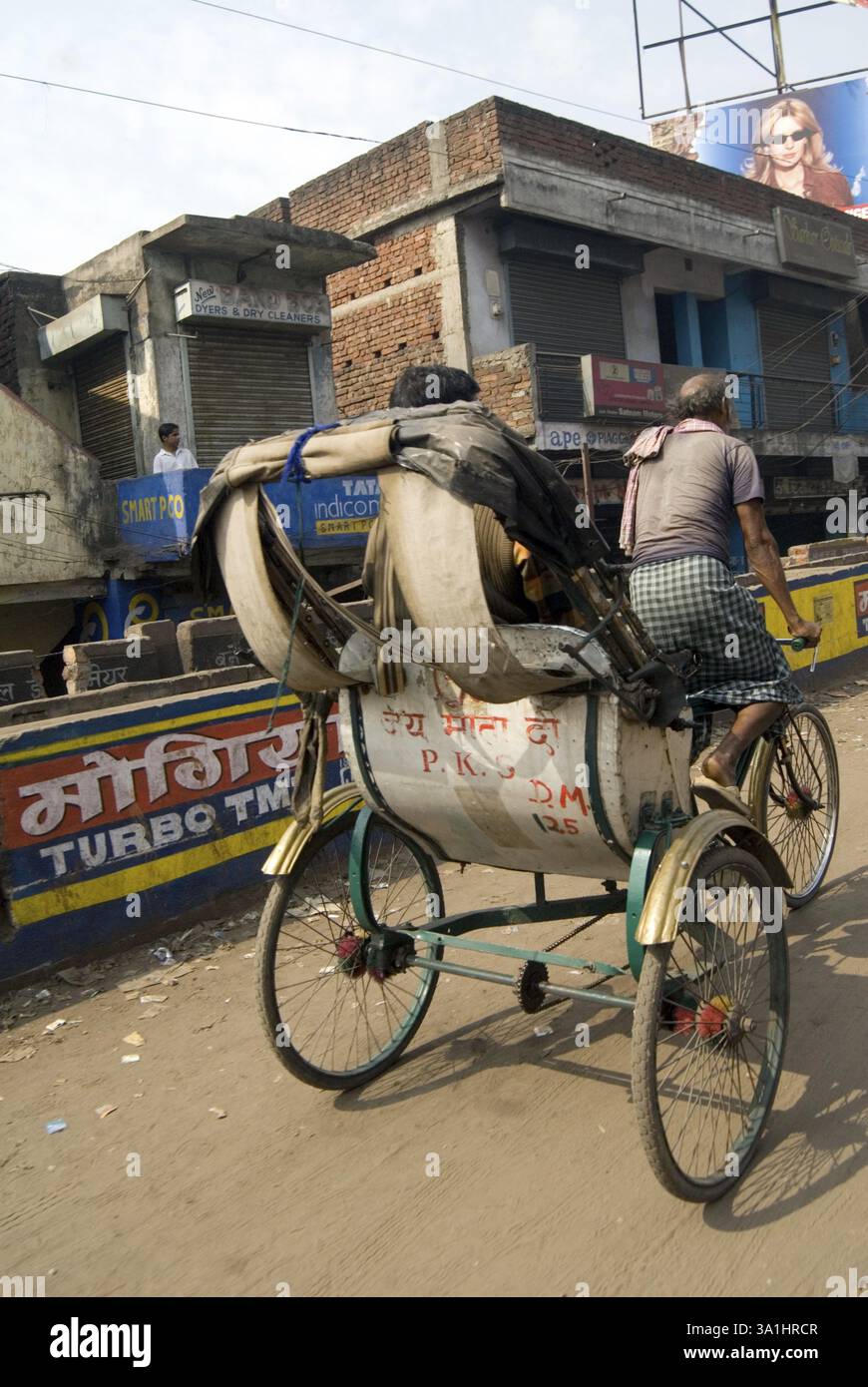 Cycle rickshaw rider, Jharkhand, India, Asia Stock Photo - Alamy