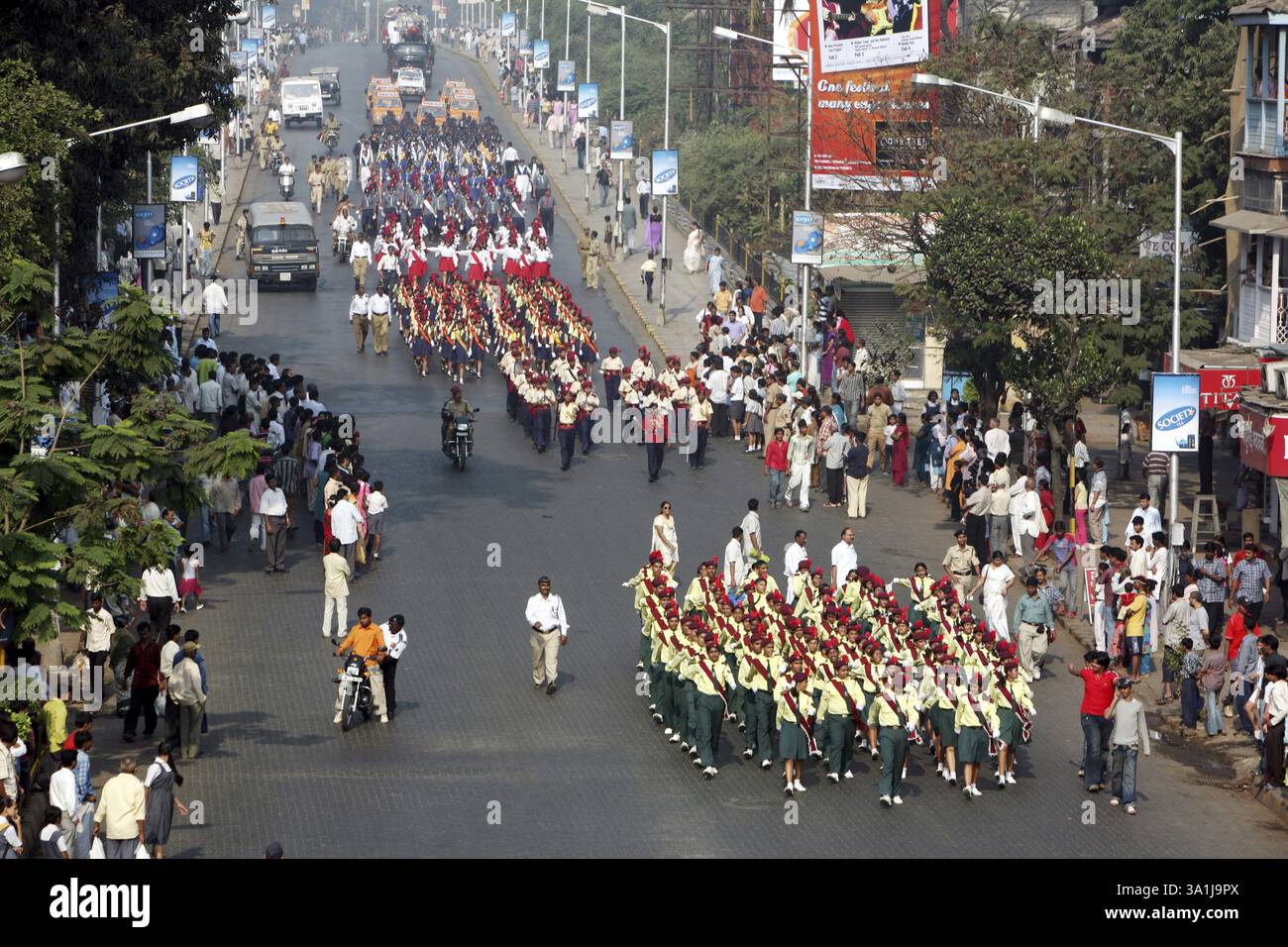 Students of various schools from Mumbai marching on country's 58th ...