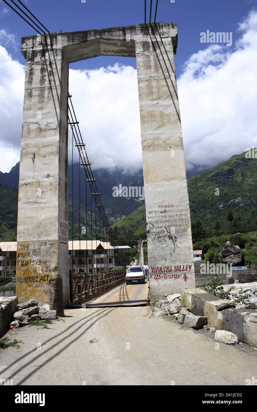 Suspension bridge manali himachal pradesh hi-res stock photography and ...