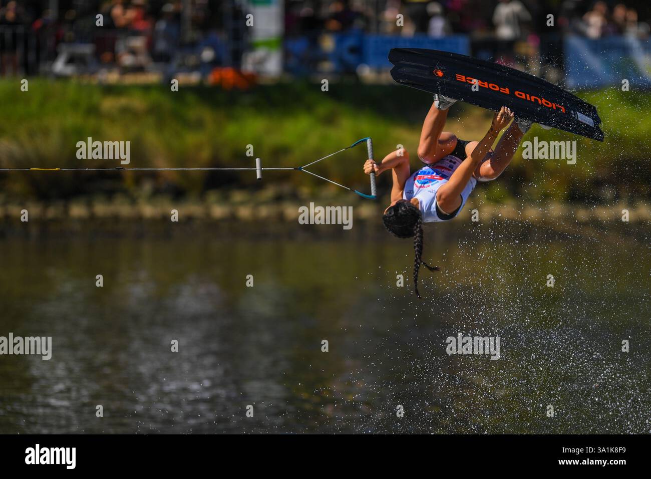 Ski nautique. Le wakeboard fait son show