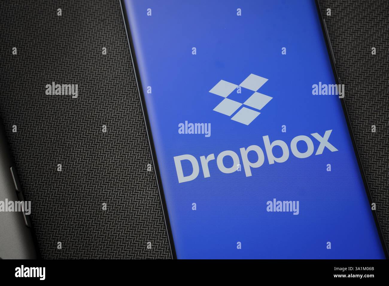 Dropbox symbol hi-res stock photography and images - Alamy