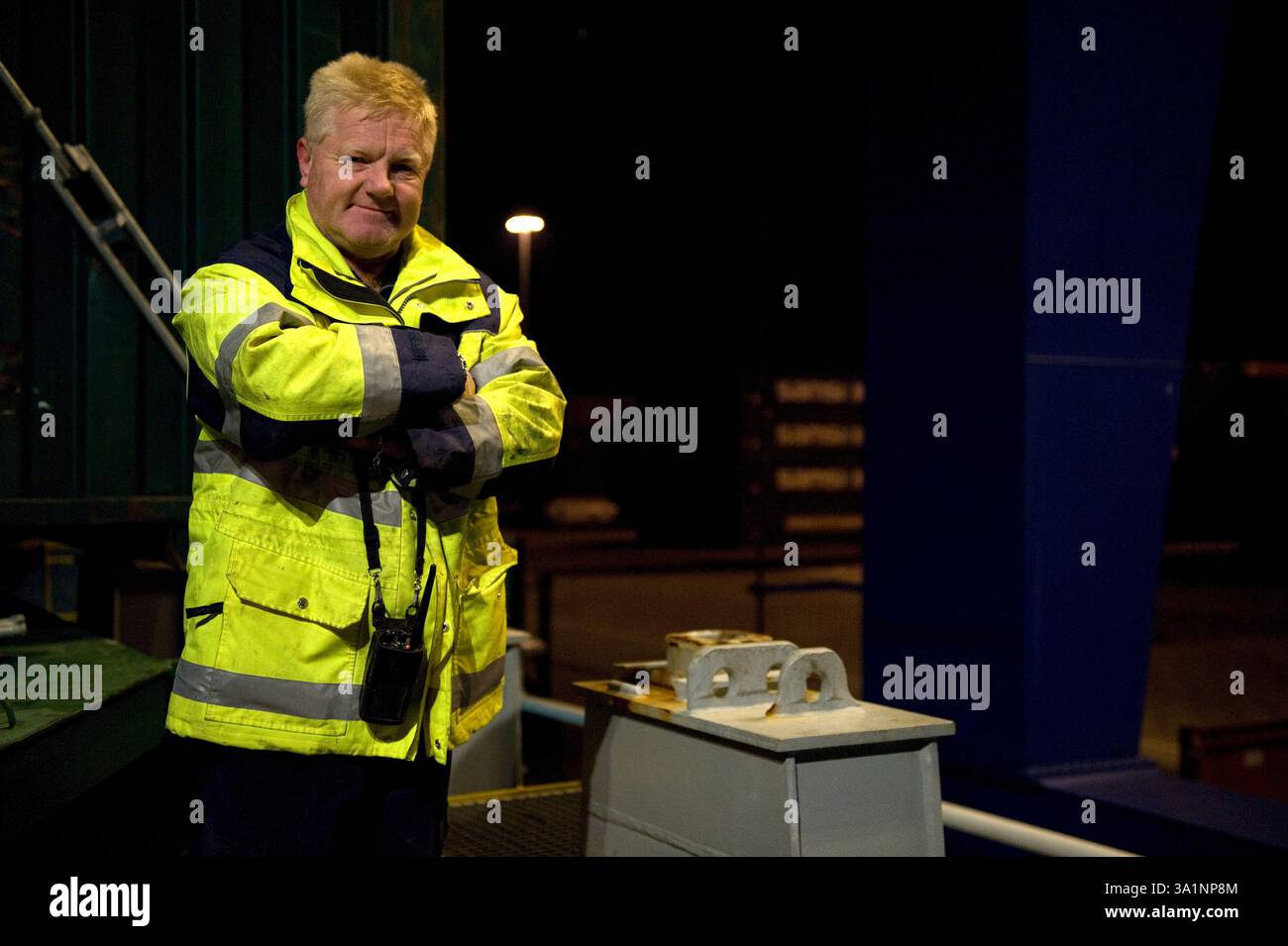 Male loadmaster hi-res stock photography and images - Alamy