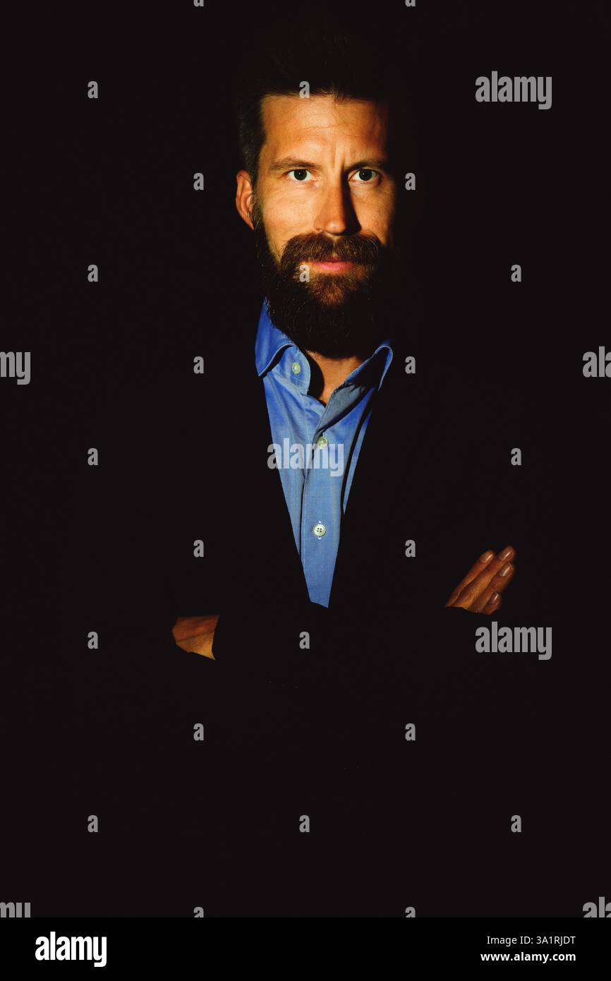Man beard black shirt hi-res stock photography and images - Alamy
