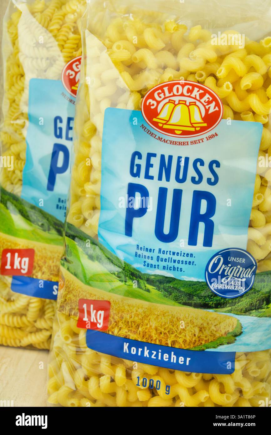 Nudeln Genuss Pur  3 Glocken 1000 g Stock Photo