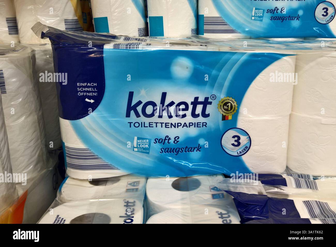 Label Discounter Kokett Toilettenpapier mit 3 Lagen. Kokett ist eine Eigenmarke von ...