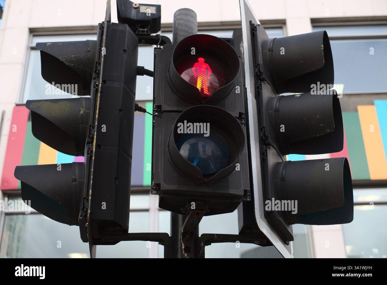Pedestrian crossing lights hi-res stock photography and images - Alamy