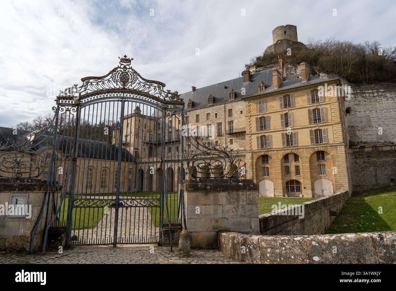 Exploring the historic charm of La Roche-Guyon with its grand estate ...