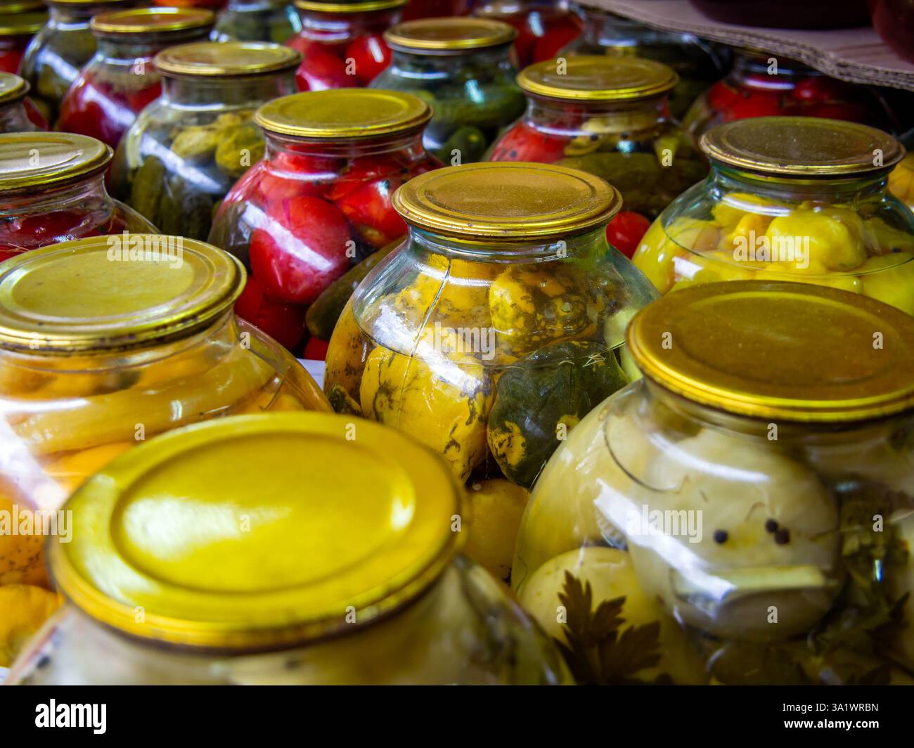 Twist glass jars hi-res stock photography and images - Alamy