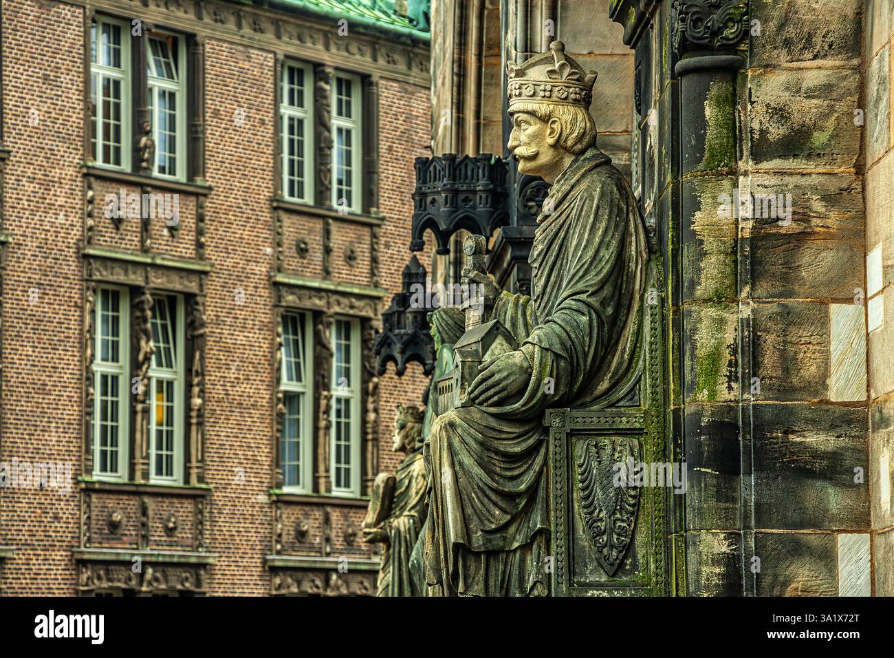 Emperor charlemagne robe hi-res stock photography and images - Alamy