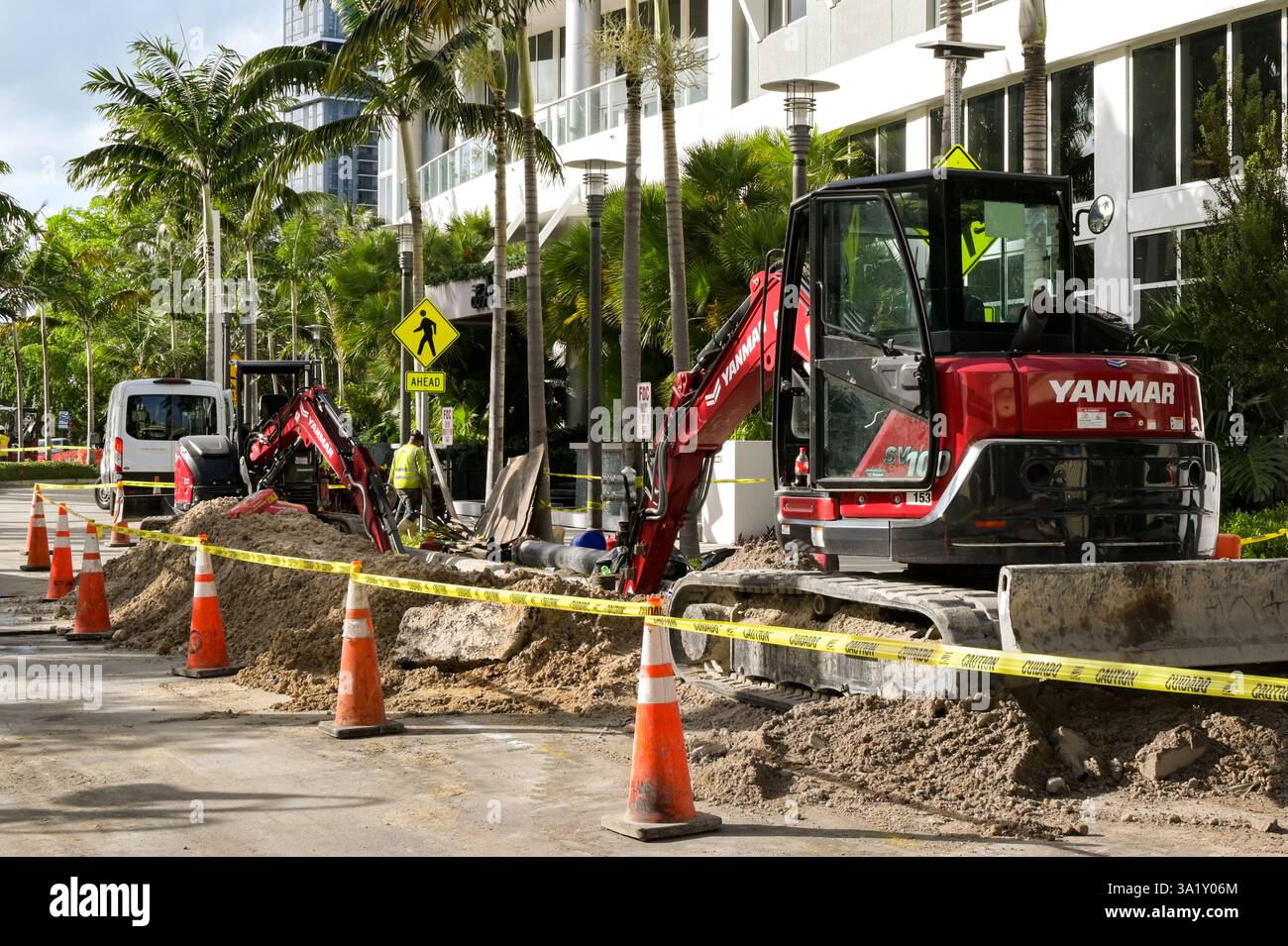 Fort Lauderdale, Florida, USA - 2 December 2023: Construction equipment ...