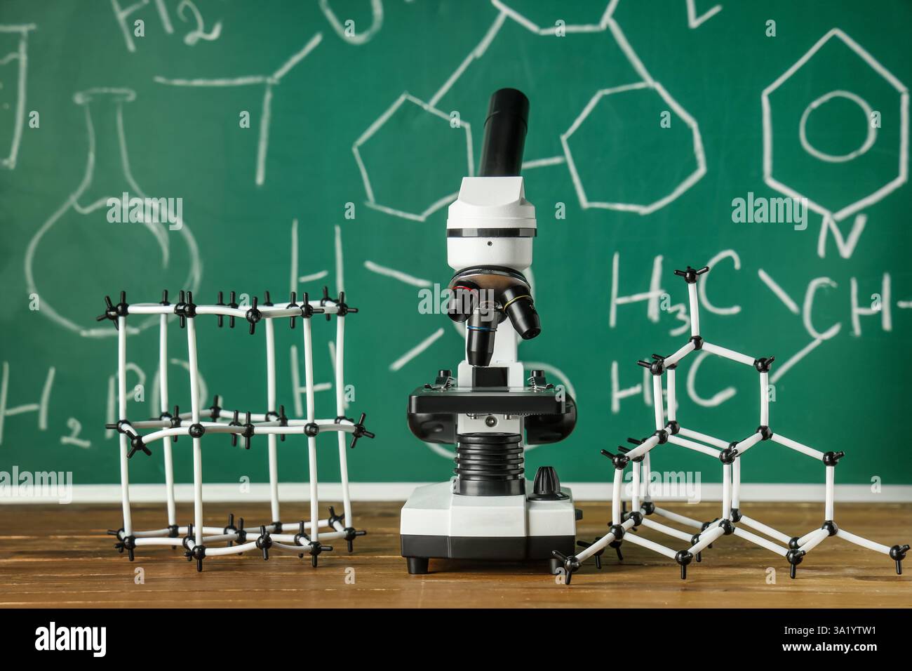 Microscopic Model Modern microscope molecular models hi-res stock photography and images ...