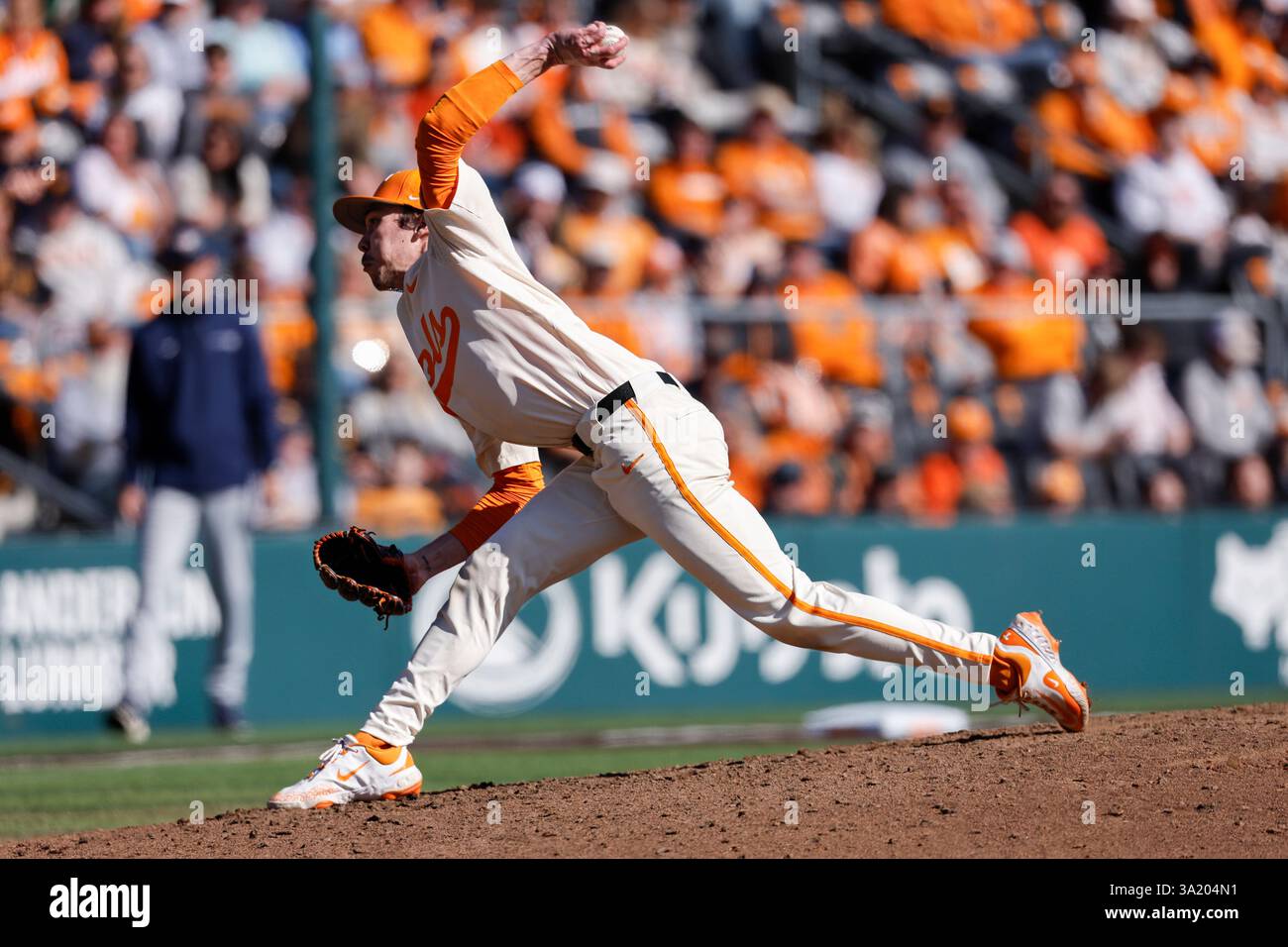 Tennessee Volunteers relief pitcher Brayden Sharp (46) in action ...