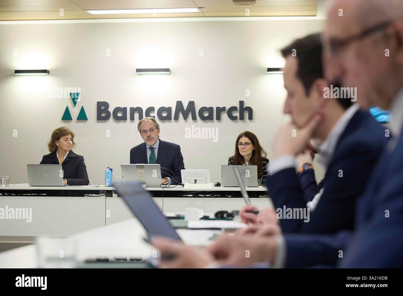 Banca March CEO José Luis Acea and CFO María Mollá (r) during the ...