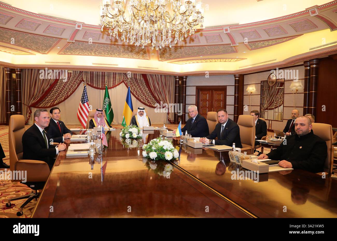 (250311) -- JEDDAH, March 11, 2025 (Xinhua) -- U.S. and Ukrainian ...