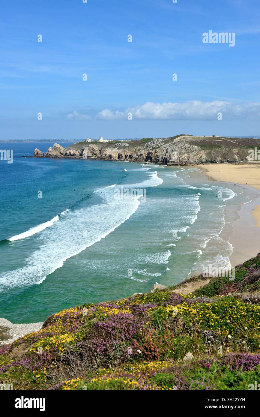 Peninsula of Crozon (Brittany, north-western France): Pen Hat Beach and the Toulinguet Headland viewed from the Pen-Hir Headland Stock Photo