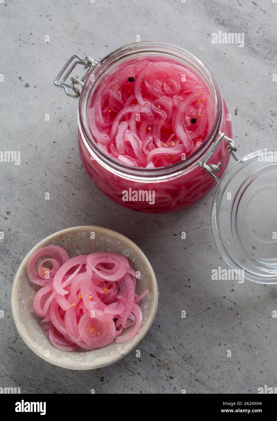 Pickled Onions Hot (Jar)