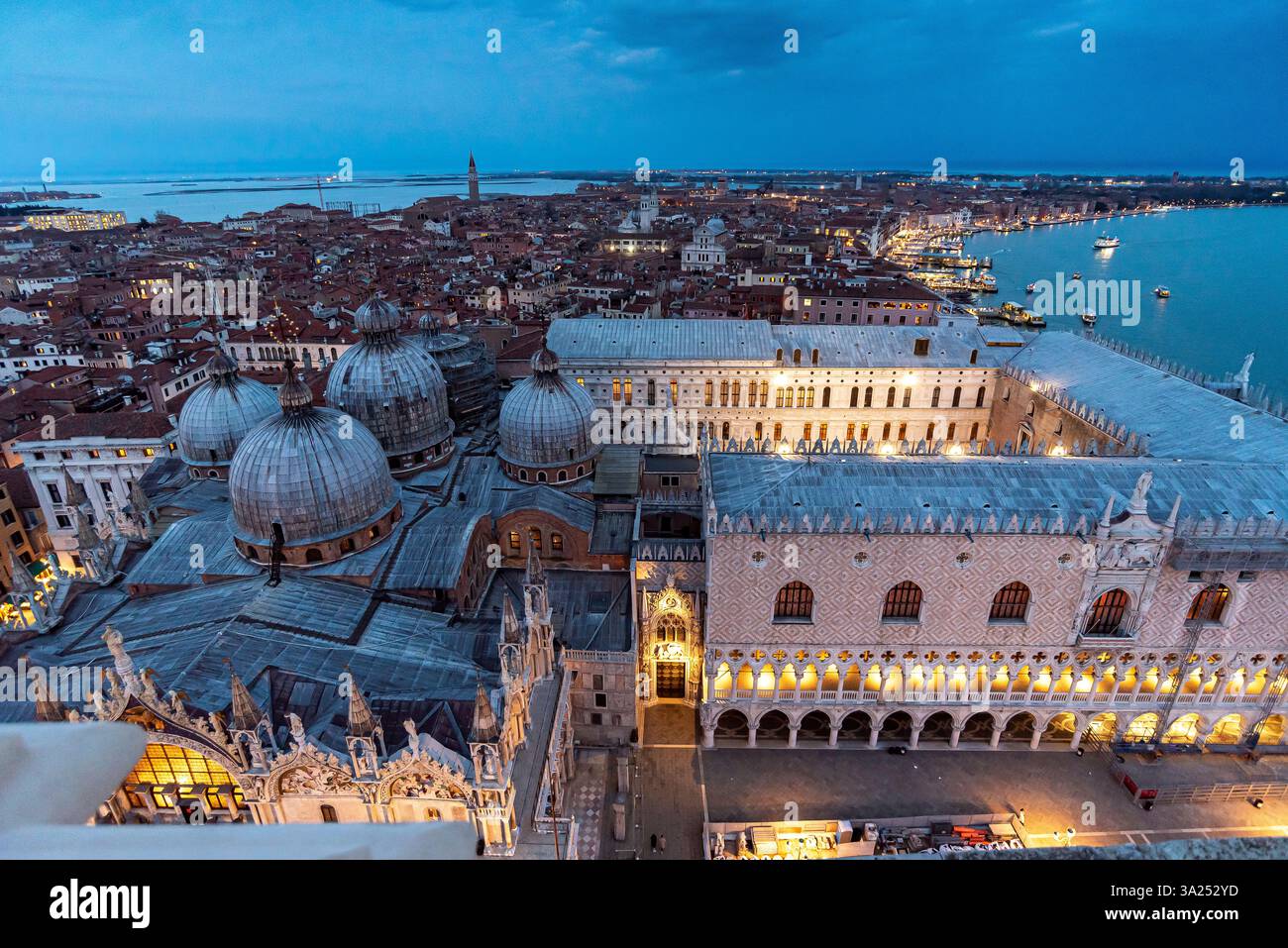 Venice overview of city hi-res stock photography and images - Alamy