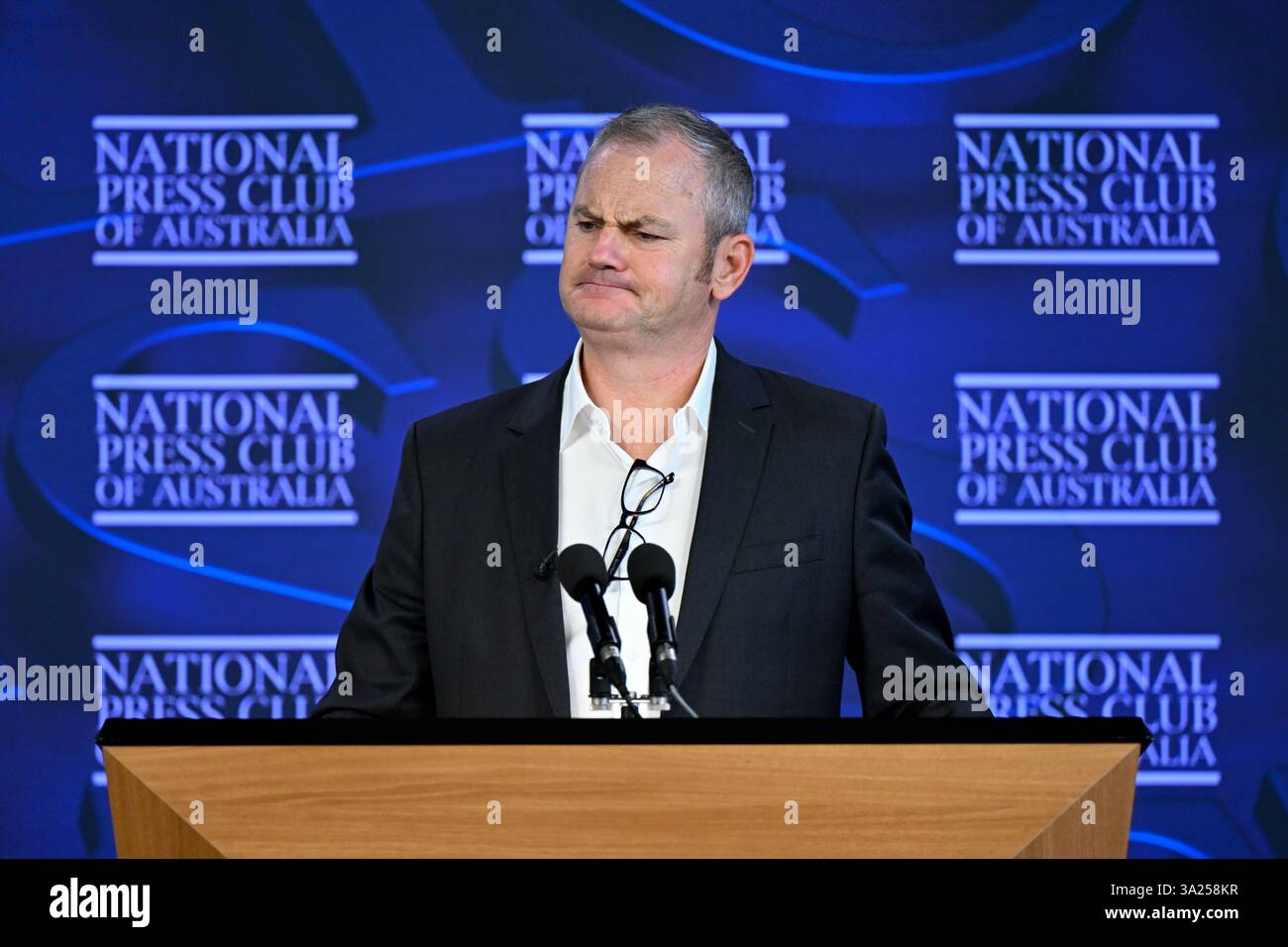 Founder of Climate 200 Simon Holmes à Court addresses the National ...
