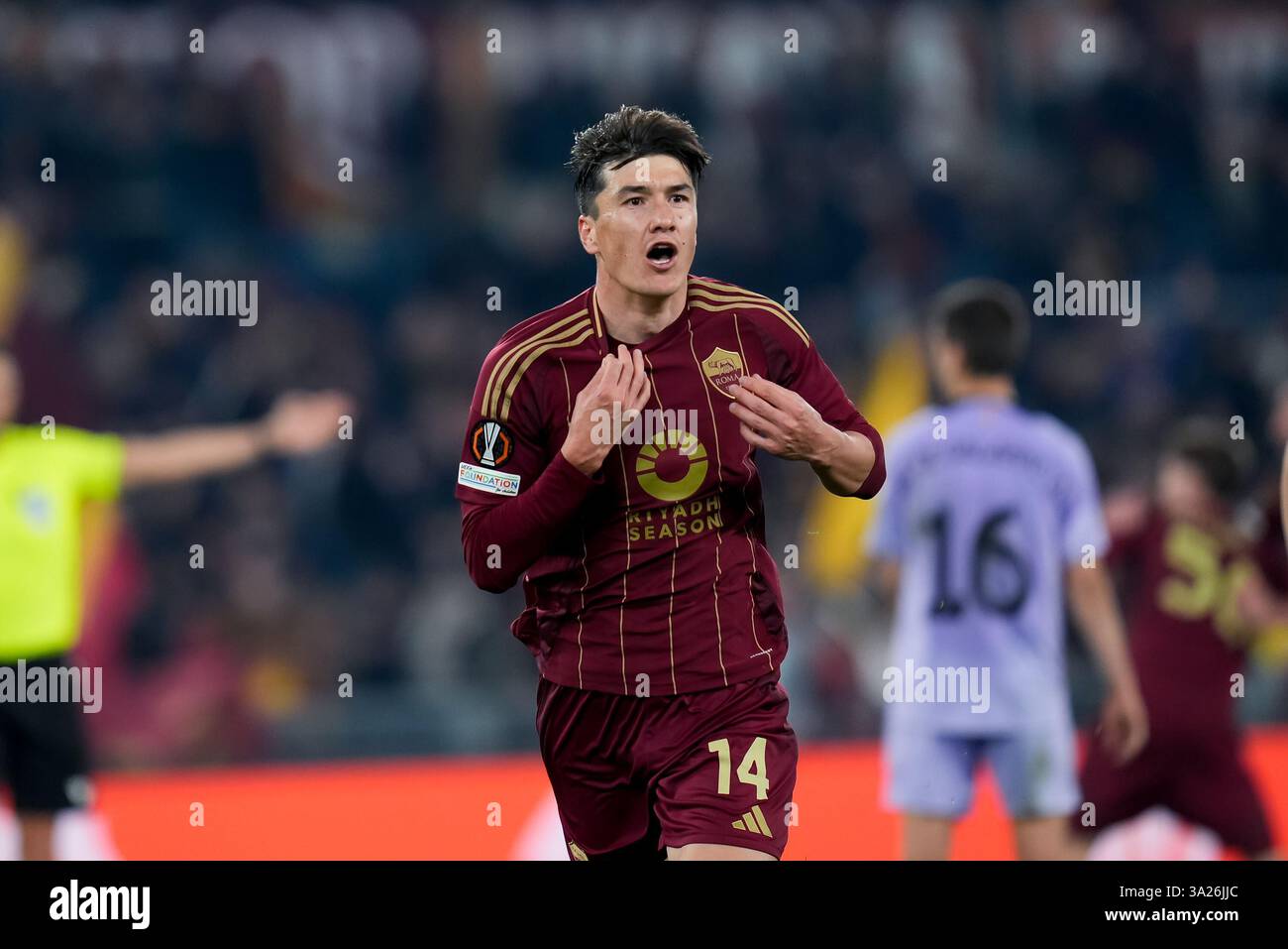 Eldor Shomurodov of AS Roma celebrates after scoring second goal during