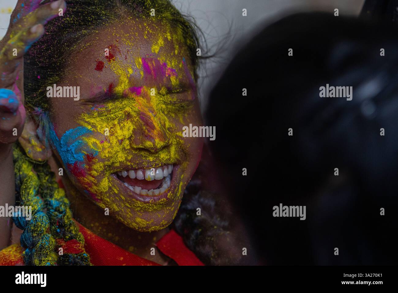 holi festival india mumbai