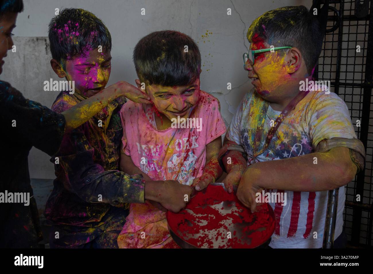 holi festival india mumbai