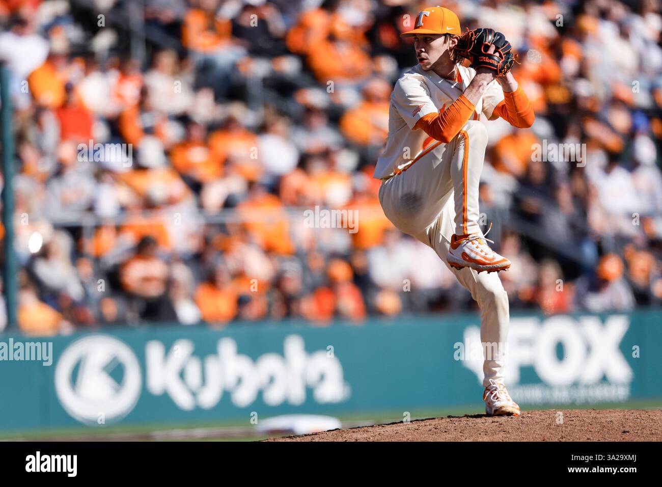 Tennessee Volunteers relief pitcher Brayden Sharp (46) in action ...