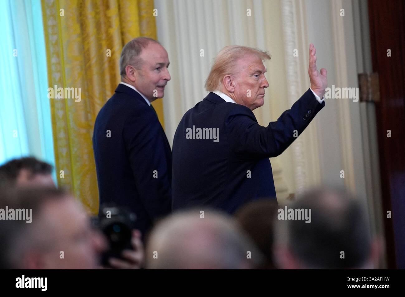 how do irish celebrate st paddys day