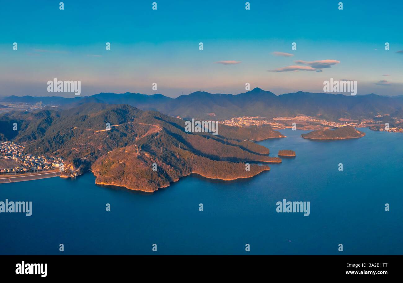 Natural scenery of Lake Siming, Yuyao City, Zhejiang Province, China ...